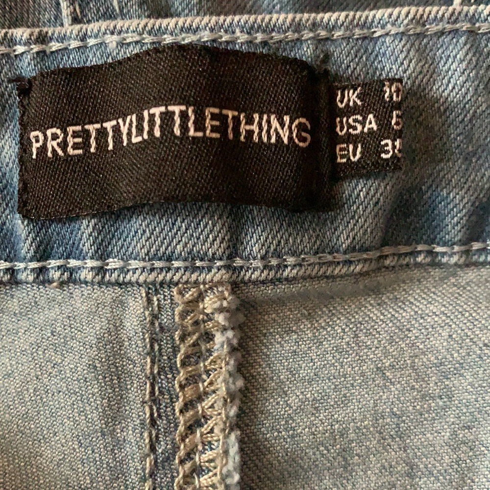 Pretty Little Thing Jean hi rise crop side stripe 6 - Picture 7 of 8